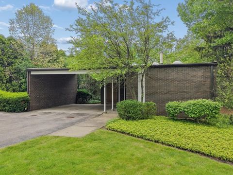 Photo of 1575 Hawthorne Lane, Highland Park, IL 60035 (MLS # 12610974)