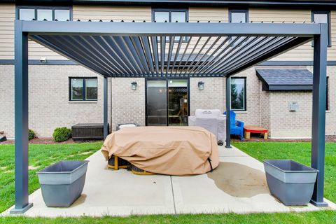 Tiny photo for 22843 Sara Springs Drive, Frankfort, IL 60423 (MLS # 12593366)