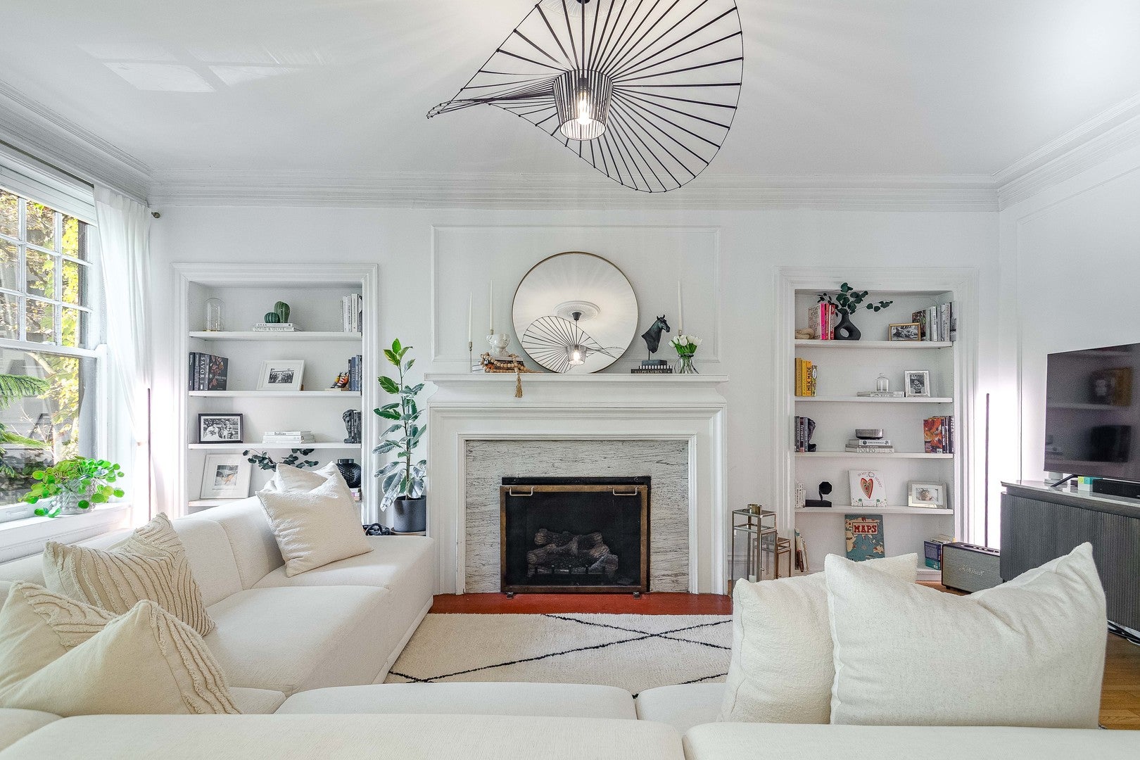 450 W Surf Street 1