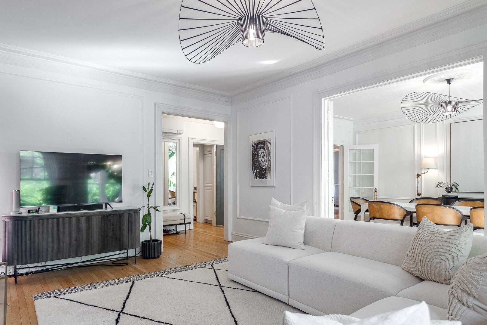 450 W Surf Street 1