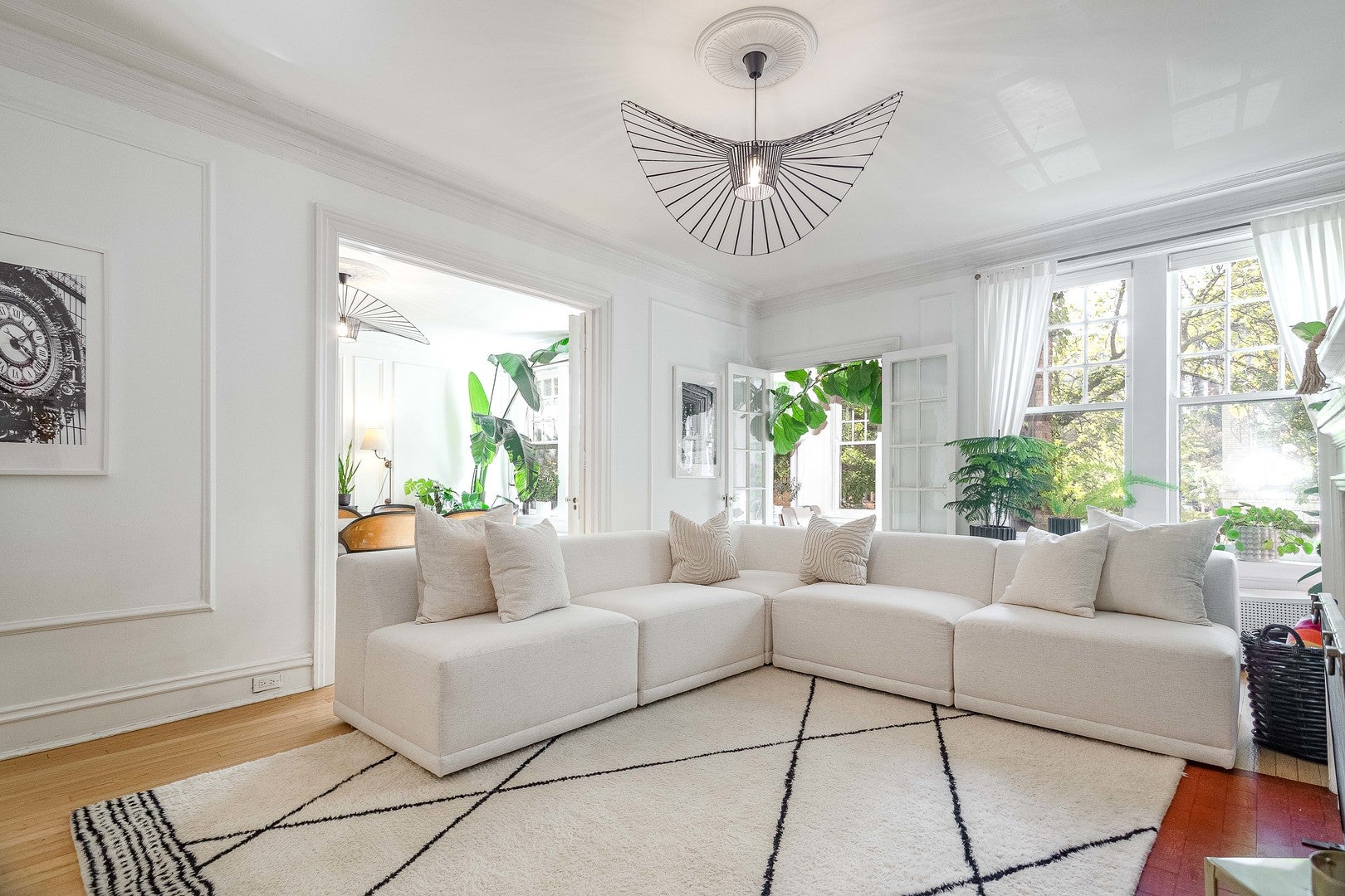 450 W Surf Street 1