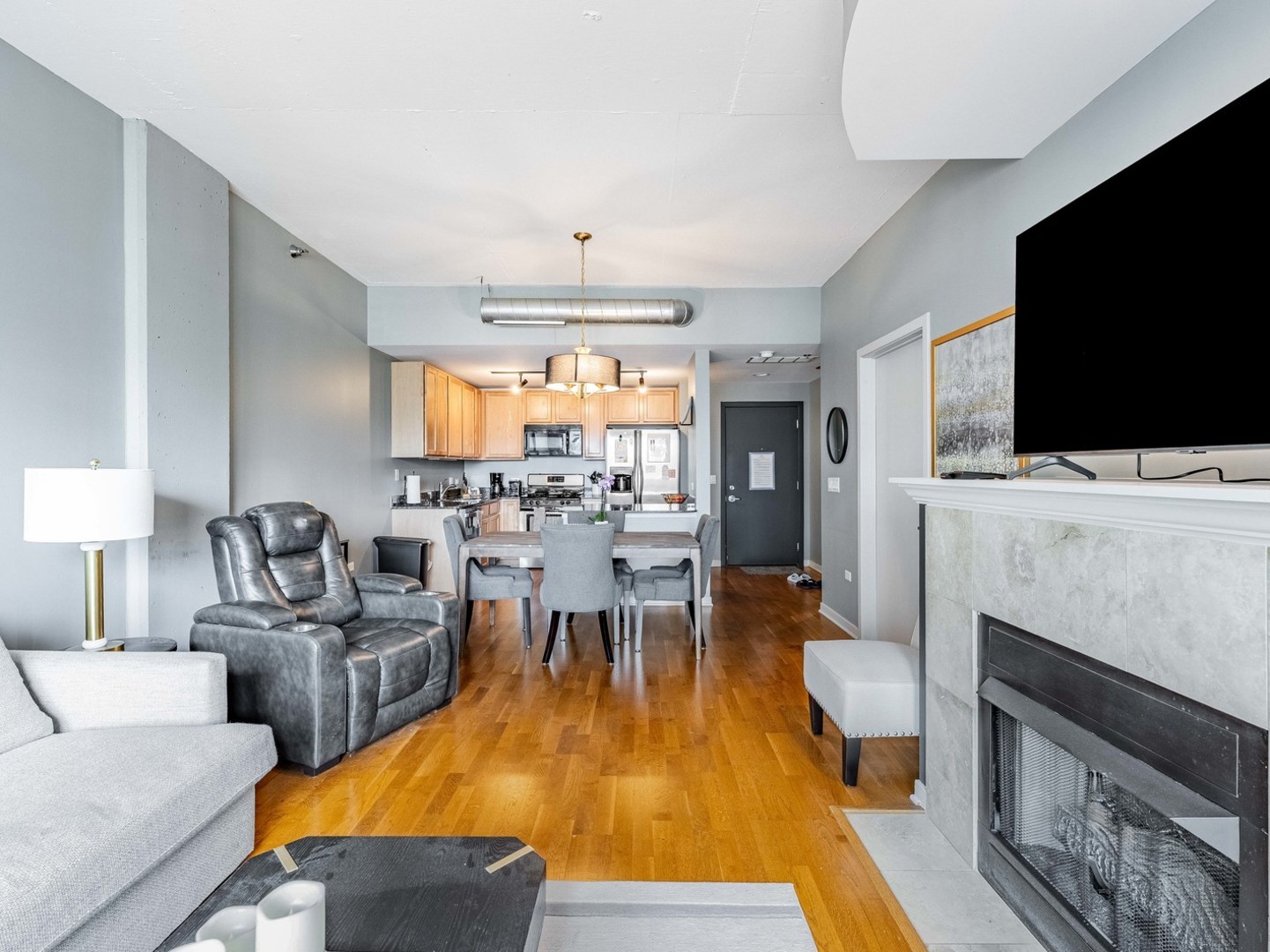 909 W Washington Boulevard 911