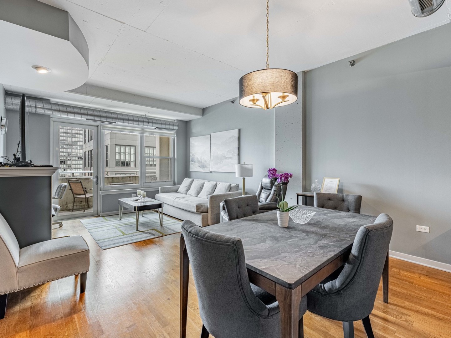 909 W Washington Boulevard 911