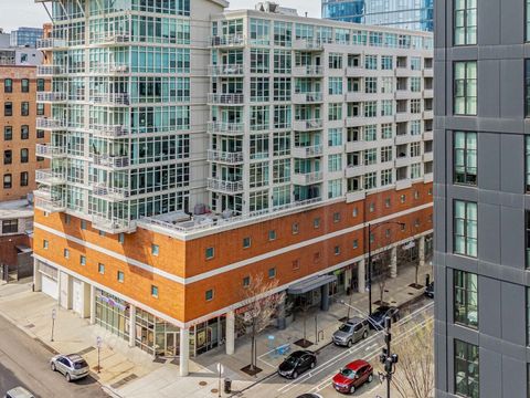 Photo of 909 W Washington Boulevard #911, Chicago, IL 60607 (MLS # 12617710)