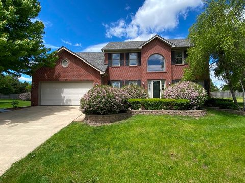 Photo of 720 KENDRIDGE Court, Aurora, IL 60502 (MLS # 12628114)