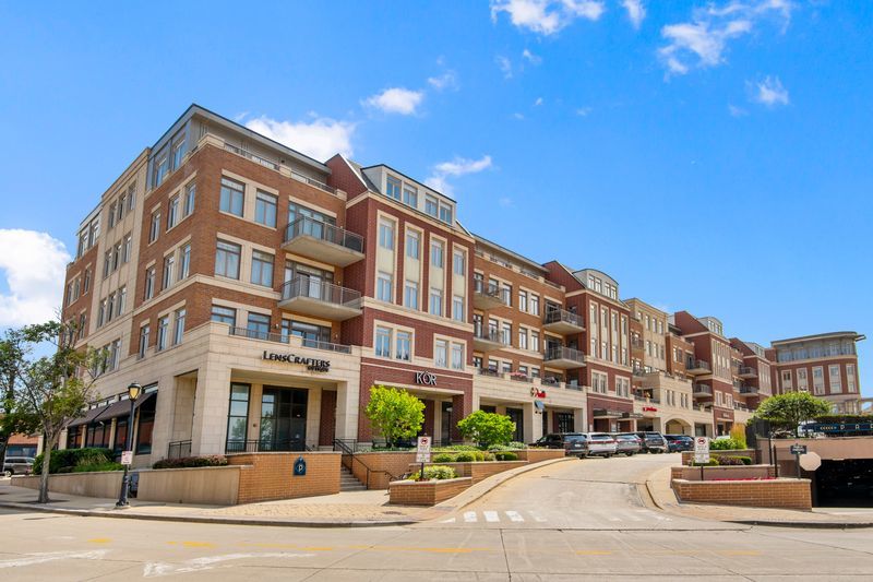 120 N Northwest Highway N 307
