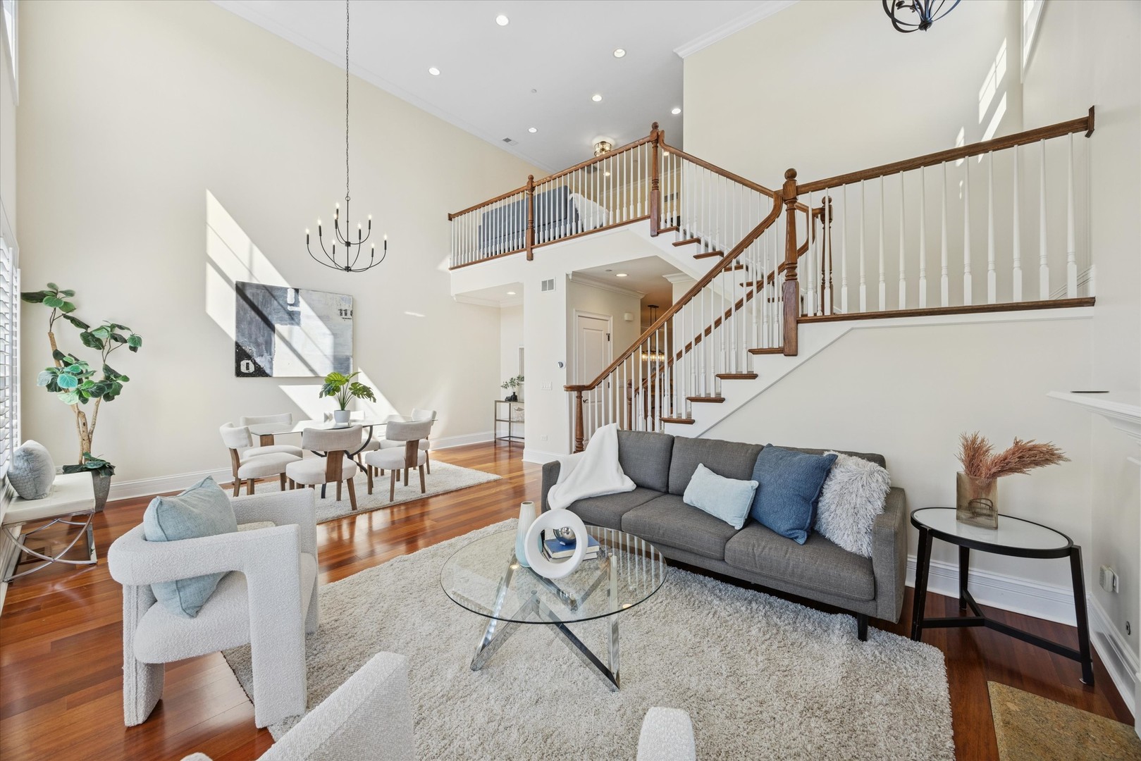 80 W Kennedy Lane 304