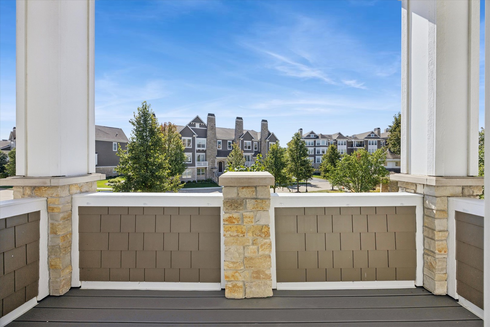 80 W Kennedy Lane 304