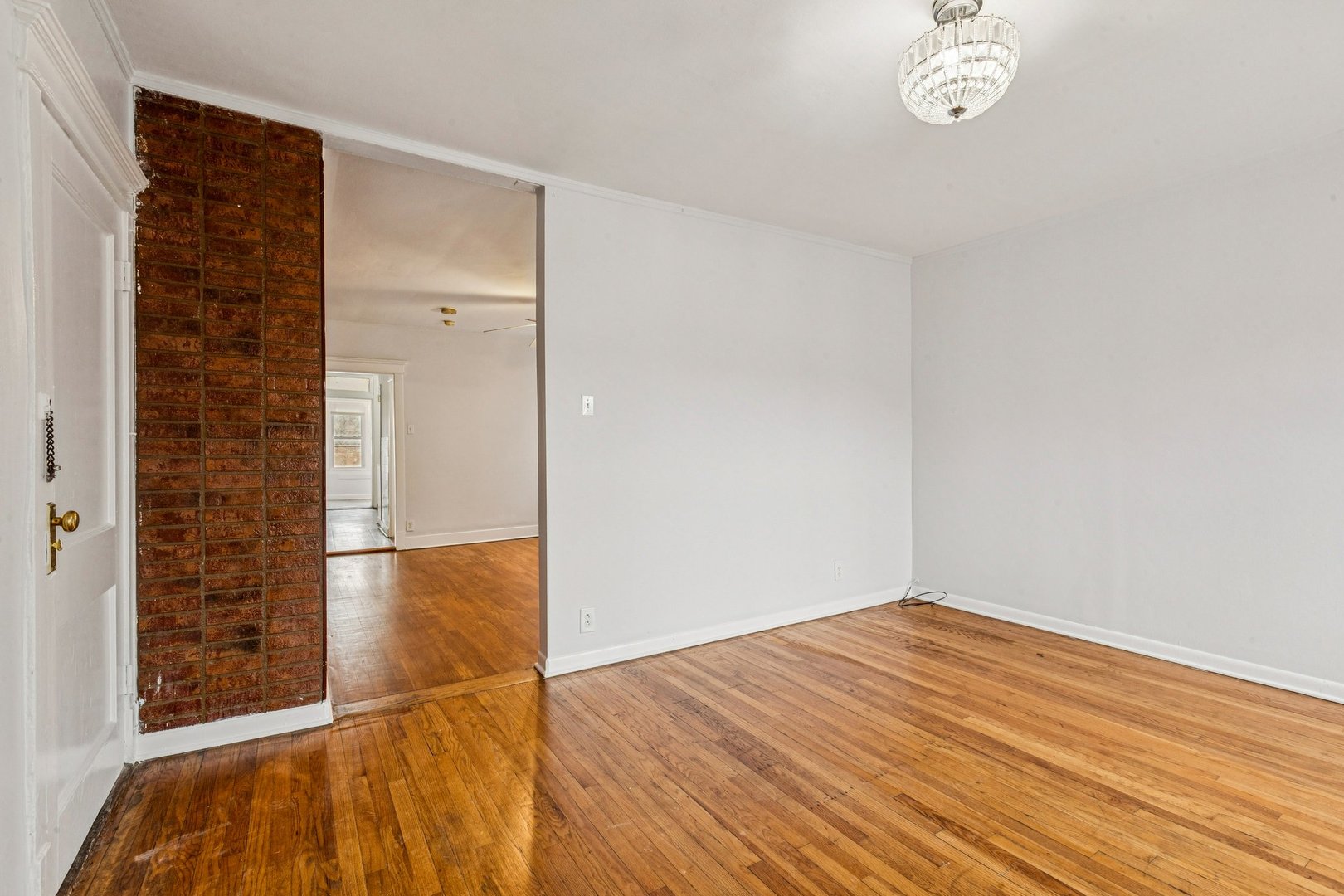 2018 W Birchwood Avenue