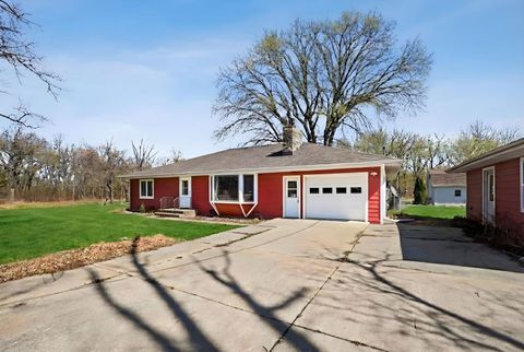 Tiny photo for 2594 E 1069th Road, Ottawa, IL 61350 (MLS # 12598165)