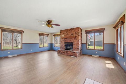 Tiny photo for 2594 E 1069th Road, Ottawa, IL 61350 (MLS # 12598165)