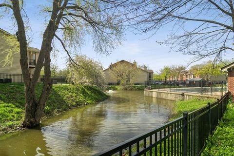 Tiny photo for 2060 N Rand Road #204, Palatine, IL 60074 (MLS # 12623632)