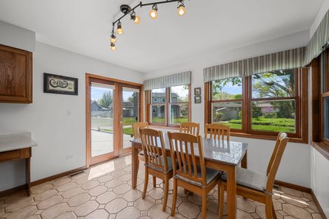 Tiny photo for 59 Sylvan Court, Elk Grove Village, IL 60007 (MLS # 12616738)