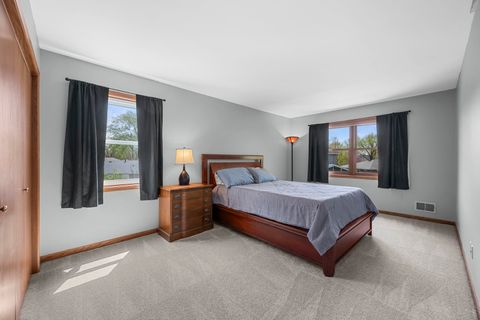 Tiny photo for 59 Sylvan Court, Elk Grove Village, IL 60007 (MLS # 12616738)