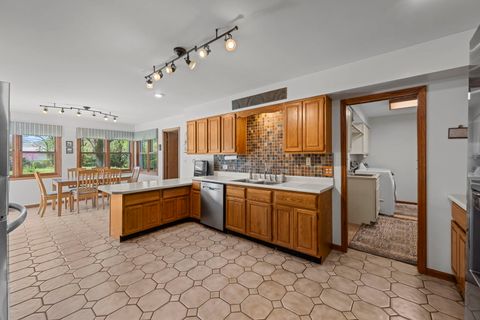 Tiny photo for 59 Sylvan Court, Elk Grove Village, IL 60007 (MLS # 12616738)
