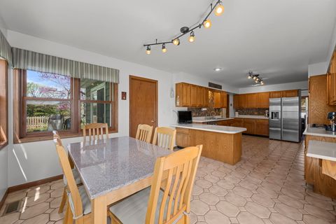 Tiny photo for 59 Sylvan Court, Elk Grove Village, IL 60007 (MLS # 12616738)