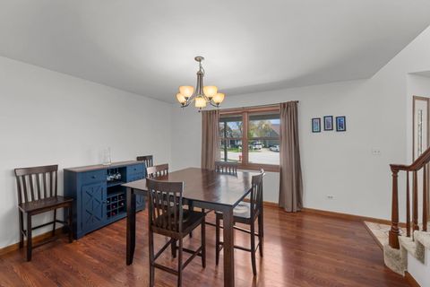 Tiny photo for 59 Sylvan Court, Elk Grove Village, IL 60007 (MLS # 12616738)