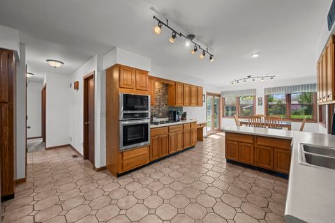 Tiny photo for 59 Sylvan Court, Elk Grove Village, IL 60007 (MLS # 12616738)