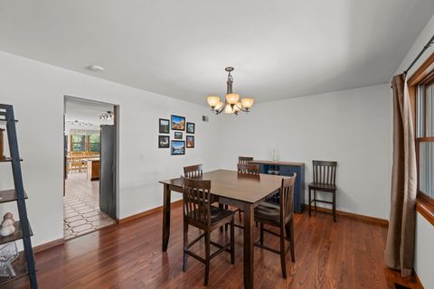 Tiny photo for 59 Sylvan Court, Elk Grove Village, IL 60007 (MLS # 12616738)