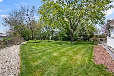 Tiny photo for 59 Sylvan Court, Elk Grove Village, IL 60007 (MLS # 12616738)