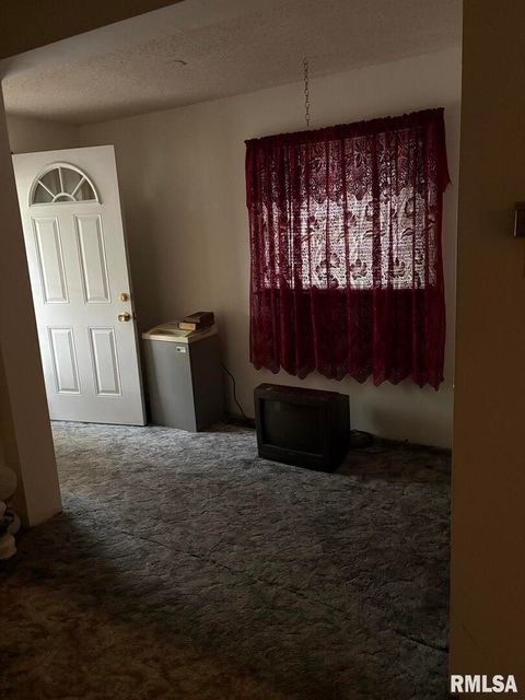 Tiny photo for 1606 & 1608 W Faust Street, Marion, IL 62959 (MLS # EB458306)