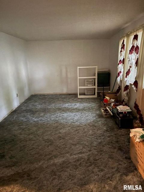 Tiny photo for 1606 & 1608 W Faust Street, Marion, IL 62959 (MLS # EB458306)