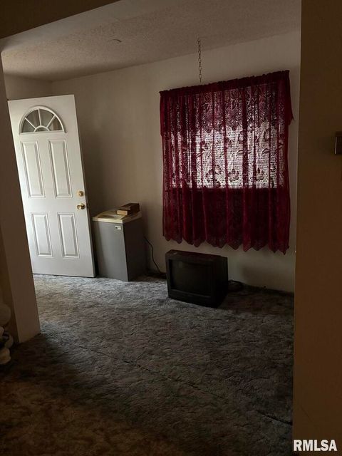 Tiny photo for 1606 & 1608 W Faust Street, Marion, IL 62959 (MLS # EB458306)