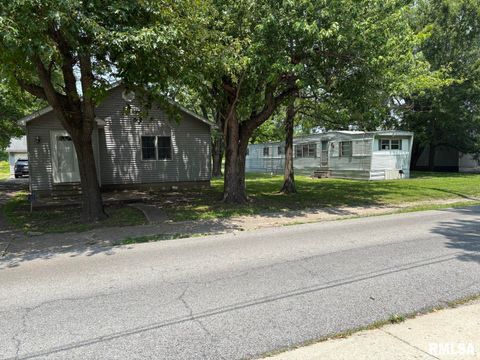 Photo of 1606 & 1608 W Faust Street, Marion, IL 62959 (MLS # EB458306)