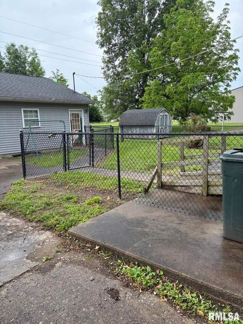 Tiny photo for 1606 & 1608 W Faust Street, Marion, IL 62959 (MLS # EB458306)