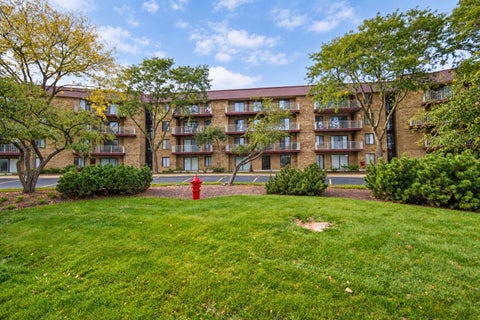 Tiny photo for 5400 Astor Lane #103, Rolling Meadows, IL 60008 (MLS # 12784686)