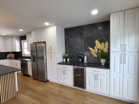 Tiny photo for 6831 Plymouth Road, Downers Grove, IL 60516 (MLS # 12603063)