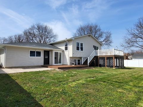 Tiny photo for 6831 Plymouth Road, Downers Grove, IL 60516 (MLS # 12603063)