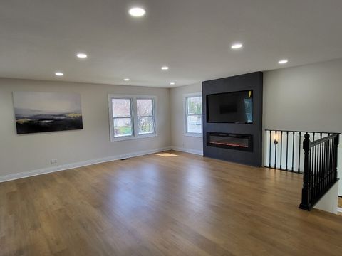 Tiny photo for 6831 Plymouth Road, Downers Grove, IL 60516 (MLS # 12603063)