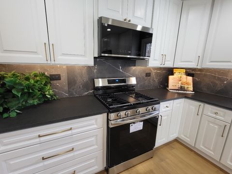 Tiny photo for 6831 Plymouth Road, Downers Grove, IL 60516 (MLS # 12603063)