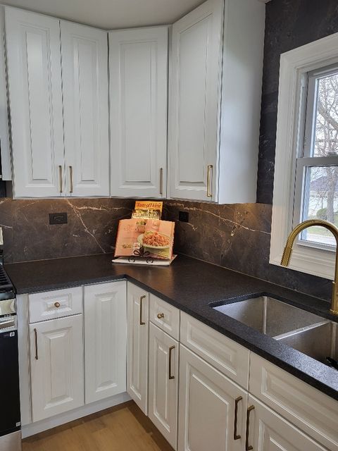 Tiny photo for 6831 Plymouth Road, Downers Grove, IL 60516 (MLS # 12603063)