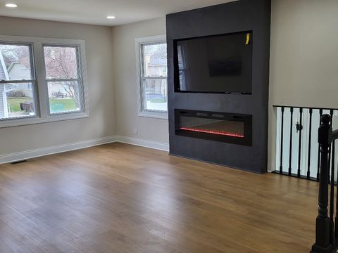 Tiny photo for 6831 Plymouth Road, Downers Grove, IL 60516 (MLS # 12603063)