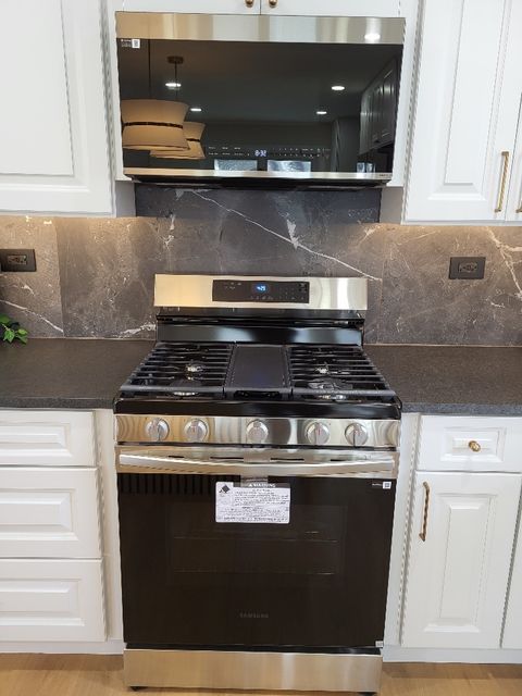 Tiny photo for 6831 Plymouth Road, Downers Grove, IL 60516 (MLS # 12603063)