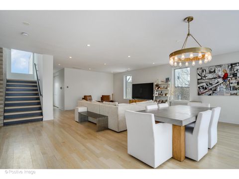 Tiny photo for 530 W Dickens Avenue #401, Chicago, IL 60614 (MLS # 12611012)