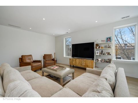 Tiny photo for 530 W Dickens Avenue #401, Chicago, IL 60614 (MLS # 12611012)