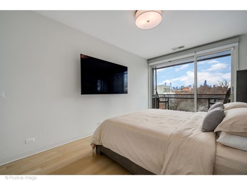 Tiny photo for 530 W Dickens Avenue #401, Chicago, IL 60614 (MLS # 12611012)