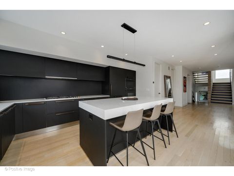 Tiny photo for 530 W Dickens Avenue #401, Chicago, IL 60614 (MLS # 12611012)