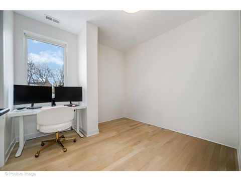 Tiny photo for 530 W Dickens Avenue #401, Chicago, IL 60614 (MLS # 12611012)