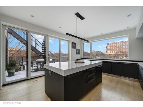 Tiny photo for 530 W Dickens Avenue #401, Chicago, IL 60614 (MLS # 12611012)