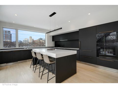 Tiny photo for 530 W Dickens Avenue #401, Chicago, IL 60614 (MLS # 12611012)