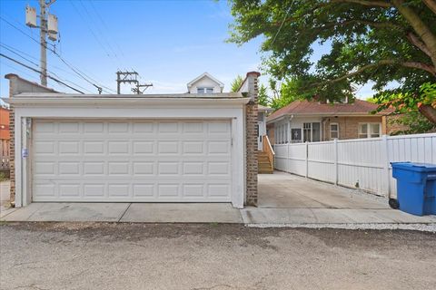 Tiny photo for 2416 W MORSE Avenue, Chicago, IL 60645 (MLS # 12502155)