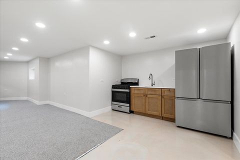 Tiny photo for 2416 W MORSE Avenue, Chicago, IL 60645 (MLS # 12502155)