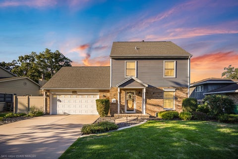 Photo of 427 Glenys Drive, Lemont, IL 60439 (MLS # 12785455)