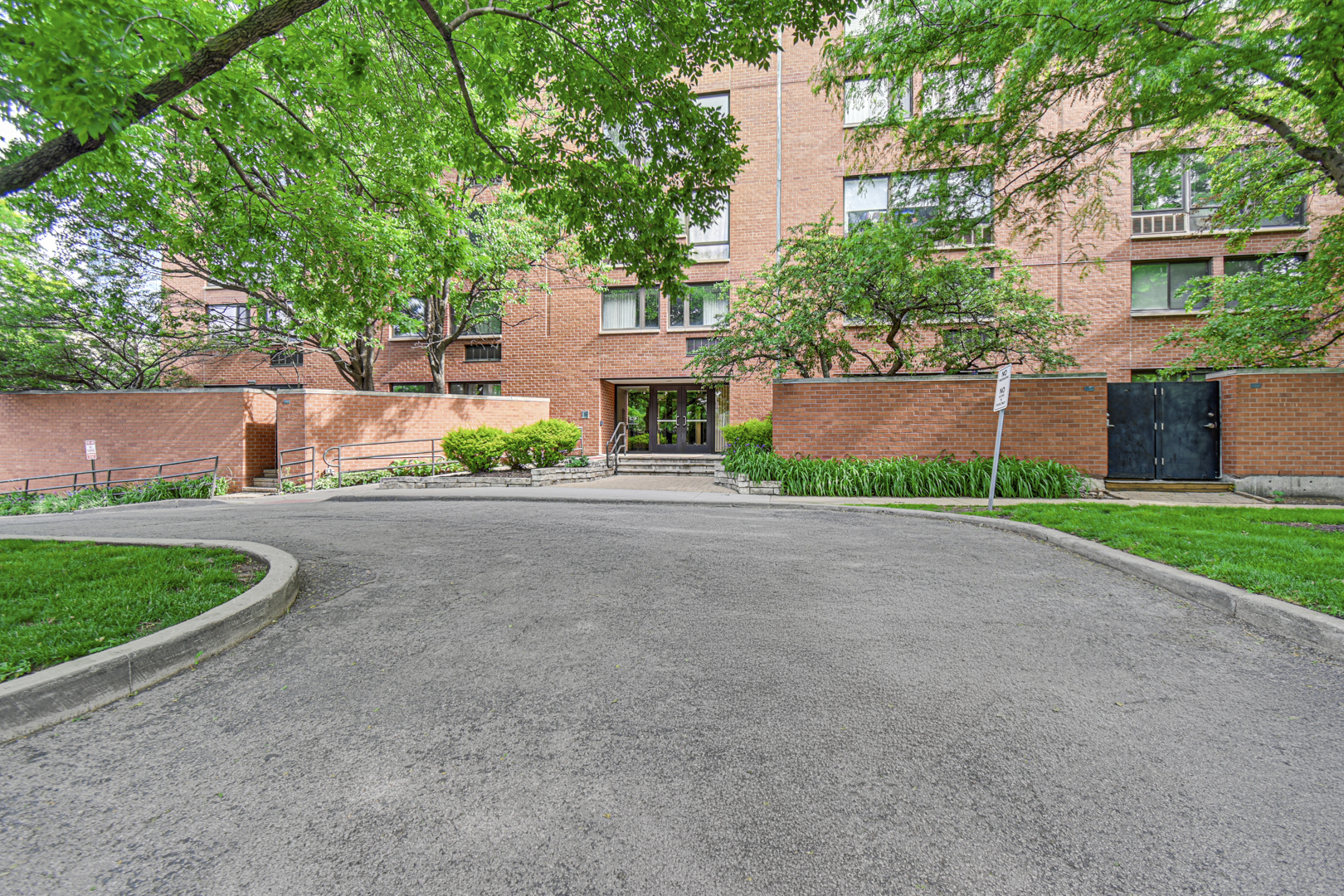 1169 S Plymouth Court 115