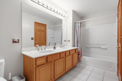 Tiny photo for 676 Quincy Court, Carol Stream, IL 60188 (MLS # 12490133)