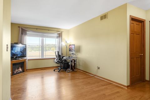 Tiny photo for 676 Quincy Court, Carol Stream, IL 60188 (MLS # 12490133)